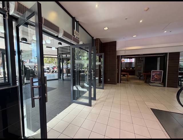 166M² BUILDING TO LET IN RONDEBOSCH